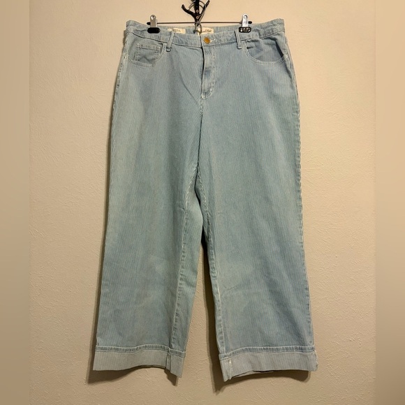 High Rise Striped Jeans - Picture 1 of 5